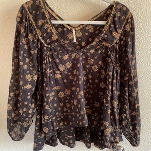 Free People flower top 🌸 so fun and boho (S)